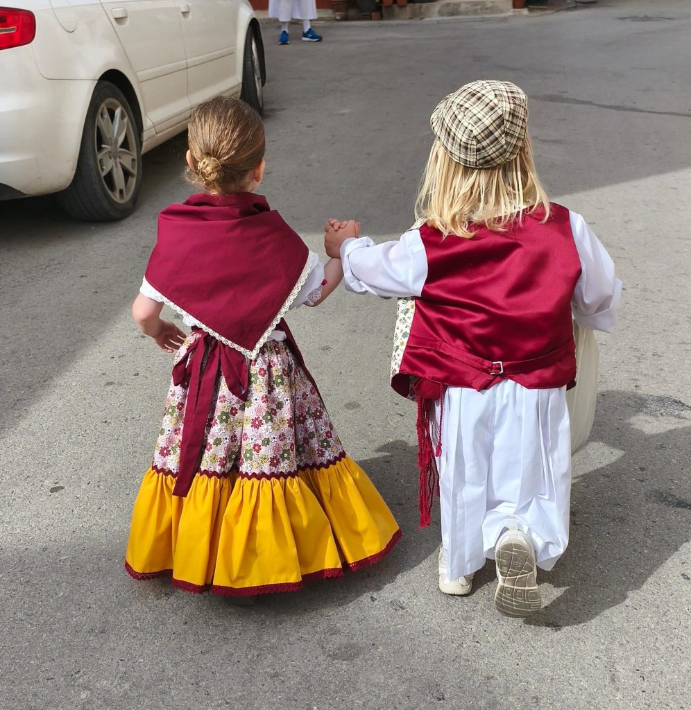 Foto traje huertano niña y niño